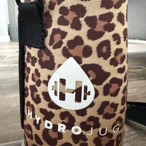 HydroJug Cheetah Pattern Bottle Sleeve